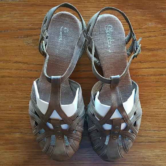 Brown Leather Skechers strappy sandals sneakers