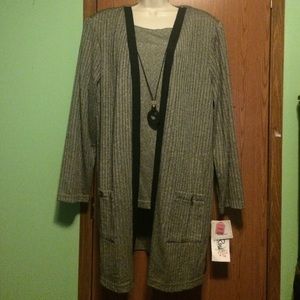 Gorgeous Tunic and Tank with necklace