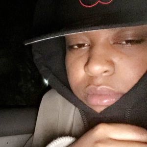 Meet your Posher, Momo