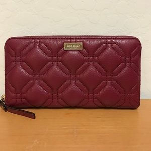 Pretty Kate Spade zip wallet