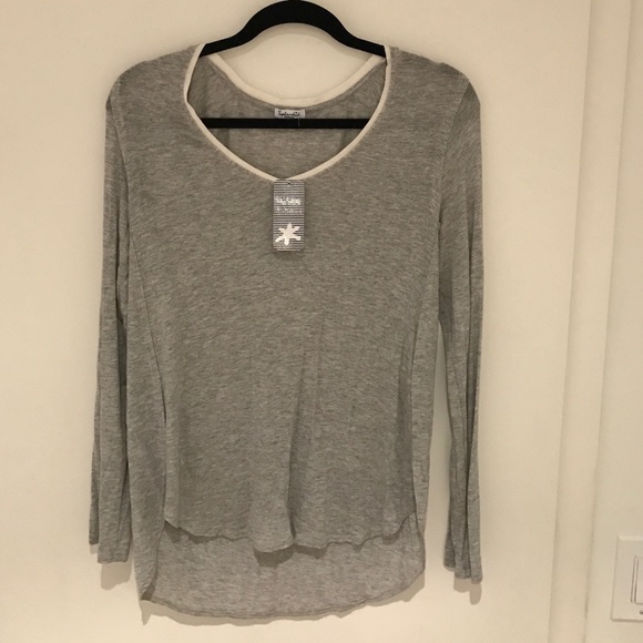Splendid nwt grey long sleeved shirt white vneck