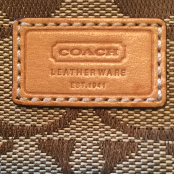 Brown Coach Wristlet 🐻 - Picture 4 of 4