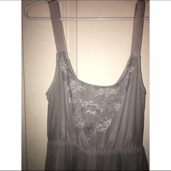 Gray Scoop Neck Dress with Lace Detail NWOT - Picture 2 of 4