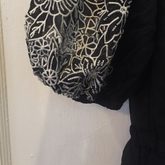 BCBG MAX AZRIA black blouse xxs - Picture 2 of 4