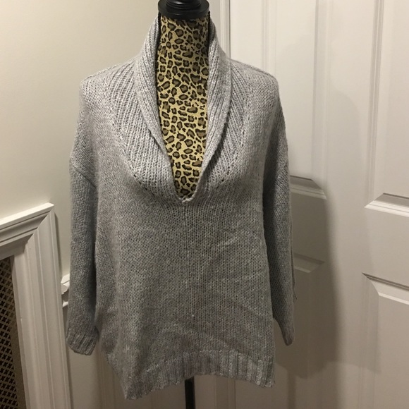 Sweater - Picture 1 of 2