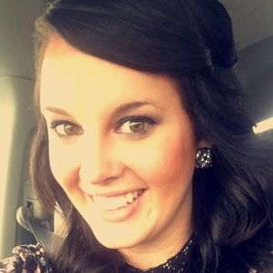 Meet your Posher, Leah