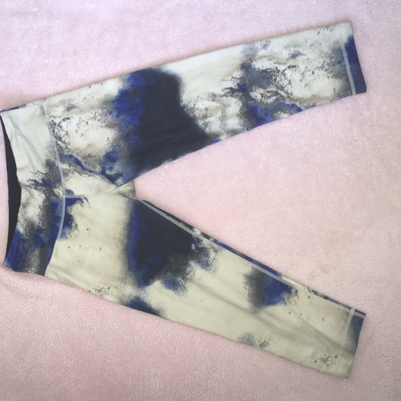 lululemon yoga crop tights