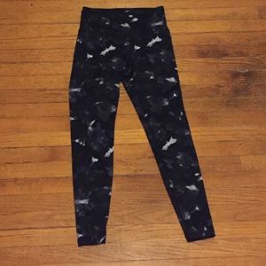 Black and White Patterned High Waist Legging