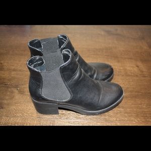 Steve Madden boots