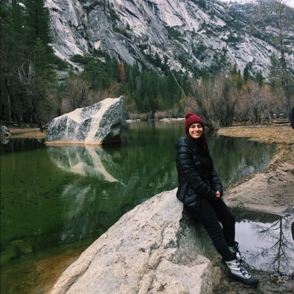 Meet Your Posher, Danielle! - Picture 5 of 6