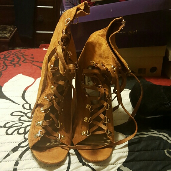 Camel Open toe heels