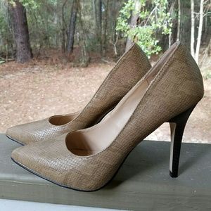 Shoedazzle Parker nude snakeskin pumps