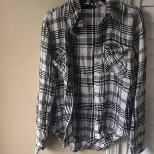 BLACK AND WHITE PLAID FLANNEL size S