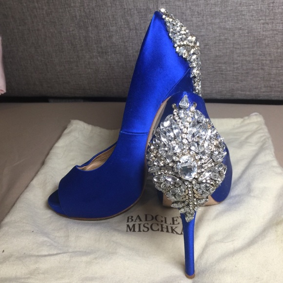 Badgley Mischka bride blue shoes. Size 7