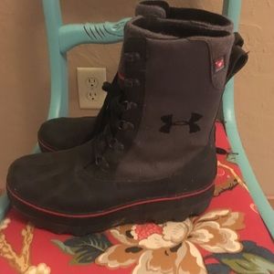 Men's size 9.5 Under Armour  snow boots.