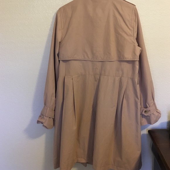 ☔️GAP Lightweight Trench Coat💨 - Picture 4 of 4