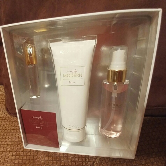 The Limited Simply Modern Perfume Gift Set