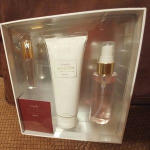 The Limited Simply Modern Perfume Gift Set