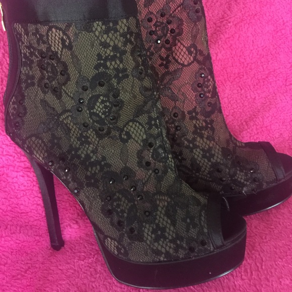Ankle Boots heel black with lace size 8