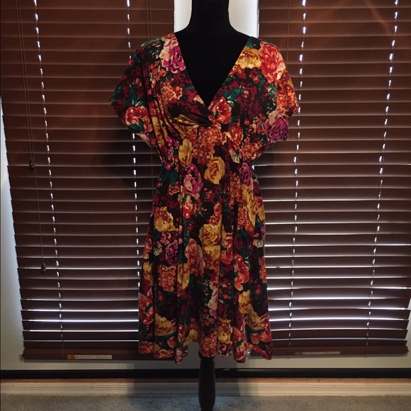 V Neck Floral Skater Dress