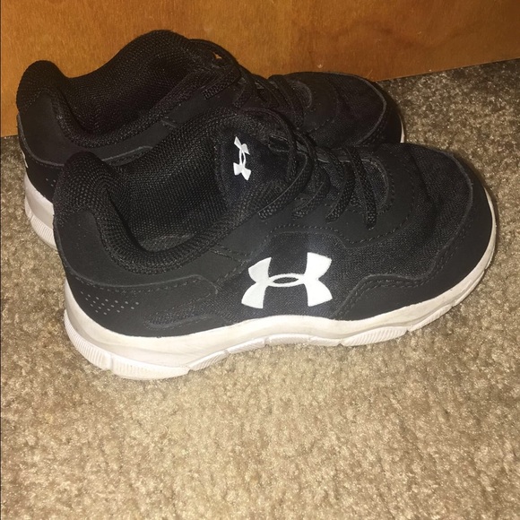 Toddler under armour  tennis shoes