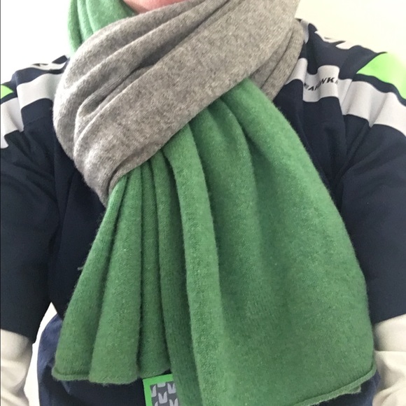 Wool and cashmere scarf - Picture 1 of 3