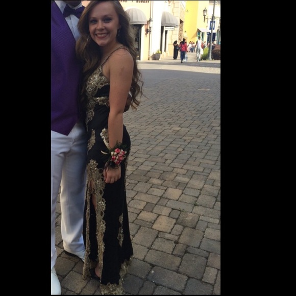 Cachè prom dress, size 2