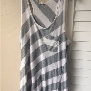 GRAY AND WHITE DIAGONAL STRIPED POCKET TANK size M
