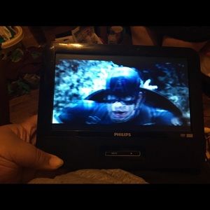 Dual screen DVD player