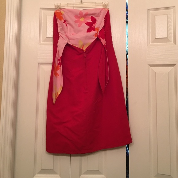 Preloved Red dress with flowers - Picture 2 of 4