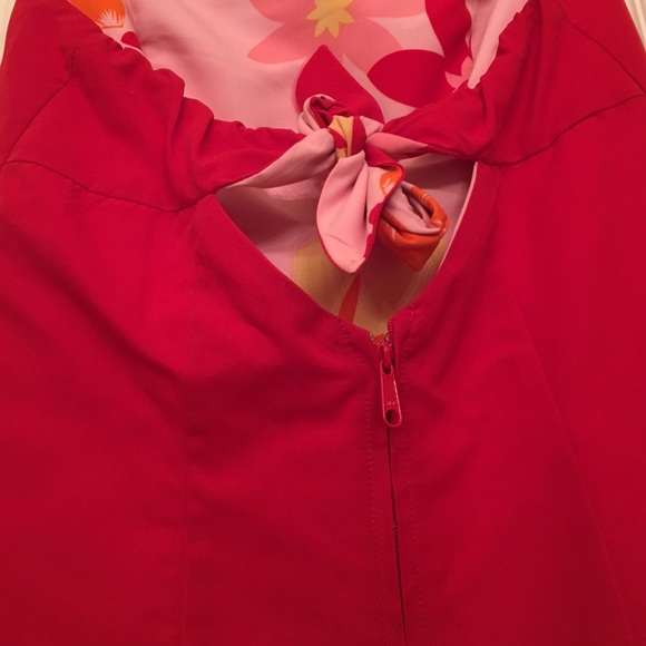 Preloved Red dress with flowers - Picture 4 of 4