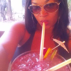 Meet your Posher, Latoia