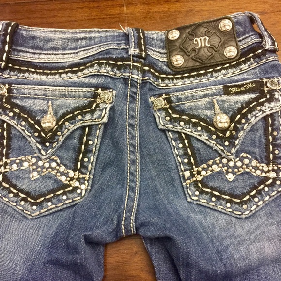 Miss Me Skinny Jeans. Size 24