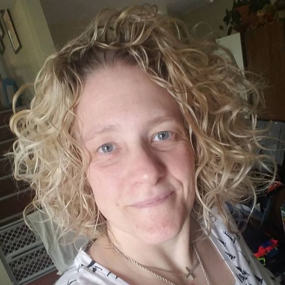 Meet your Posher, Allison - Picture 1 of 1