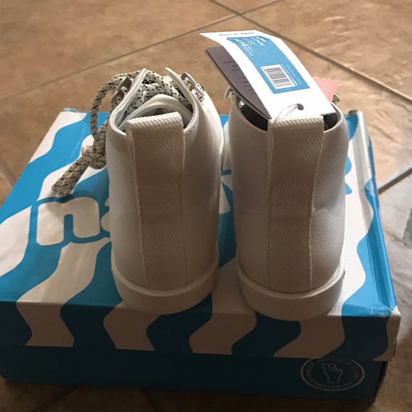 Native Boots - Picture 4 of 4