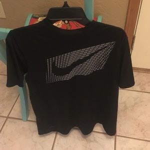 Nike boys dri-fit xl t-shirt