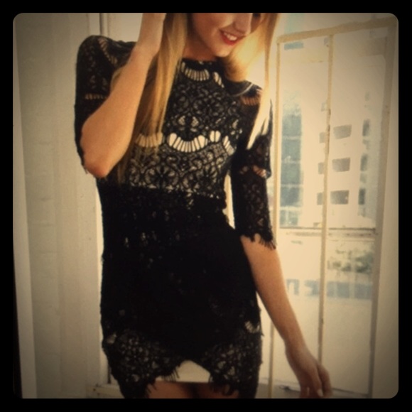 Xenia boutique  black and nude lace size 6(xsmall)