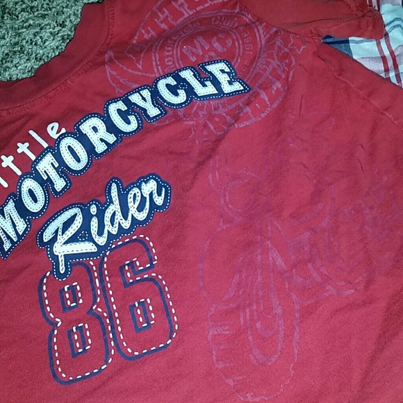 Tee and button down - Picture 2 of 3