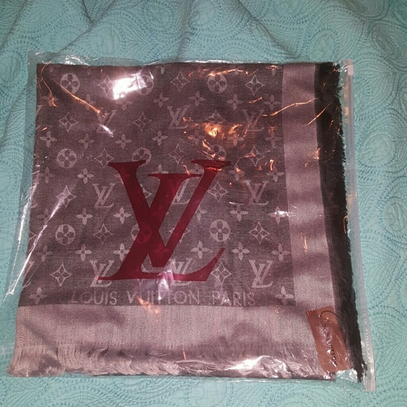 NEW LV Scarf