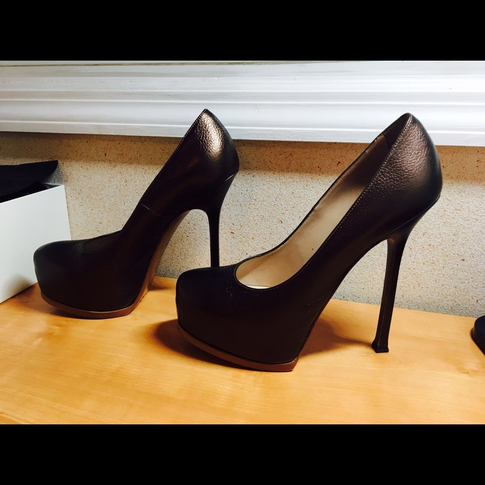 YSL Tribute Two Pump in Tobacco Color