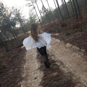 Meet your Posher, Dakota