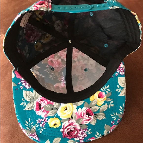 CAP 🧢 HAWAII - Picture 3 of 3