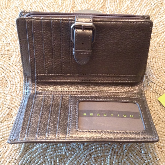 Kenneth Cole Wallet - Picture 2 of 4