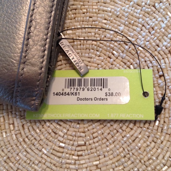 Kenneth Cole Wallet - Picture 3 of 4