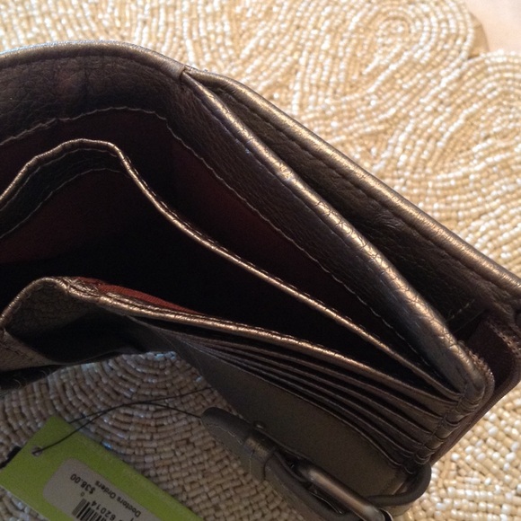 Kenneth Cole Wallet - Picture 4 of 4