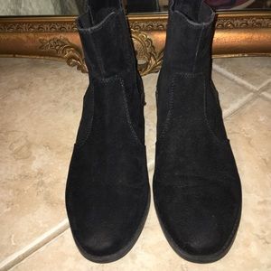 Suede black bootie