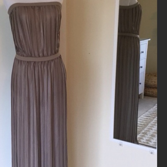 BCBG MAXAZRIA PLEATED DRESS. - Picture 3 of 4