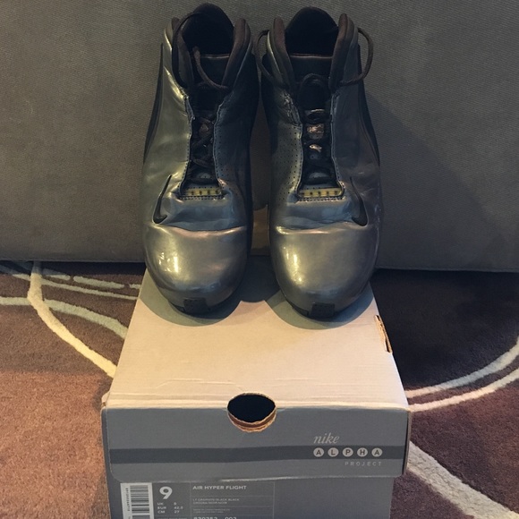 Nike Air Hyper Flight size 9