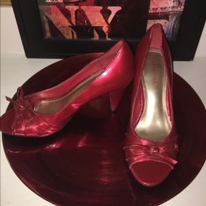 Kenneth Cole Reaction Open Toed Heels