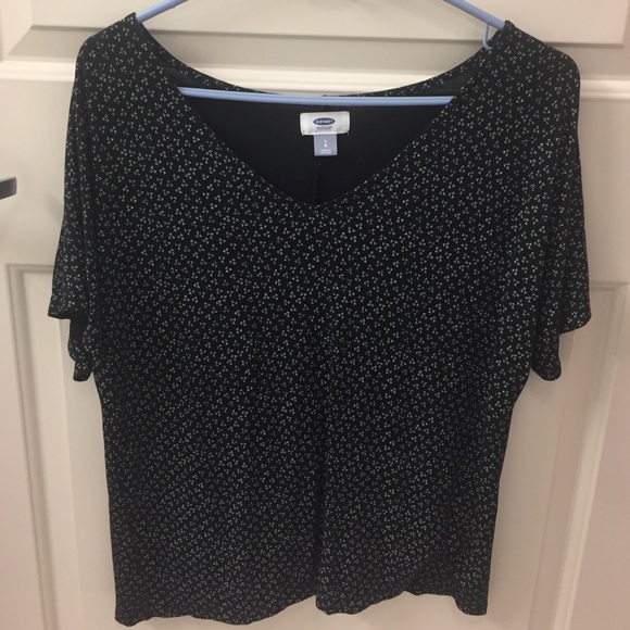 Black top - Picture 1 of 3